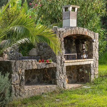Alkyoni Mare Villa Chlomos