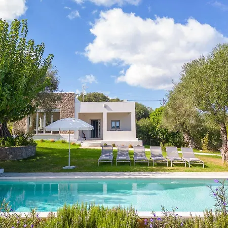 Alkyoni Mare Villa Chlomos